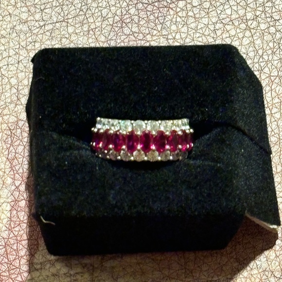 Jeulia Oval & Round Cut Sterling Silver Eternity Ring - Picture 3 of 4